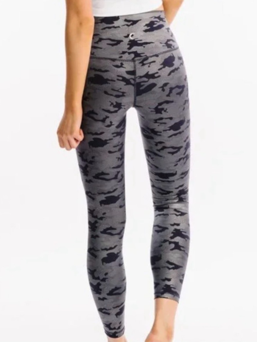 ZYIA Silver Camo Supreme Hi-Rise 7/8 24" | Size 4 | NWT - Picture 2 of 9